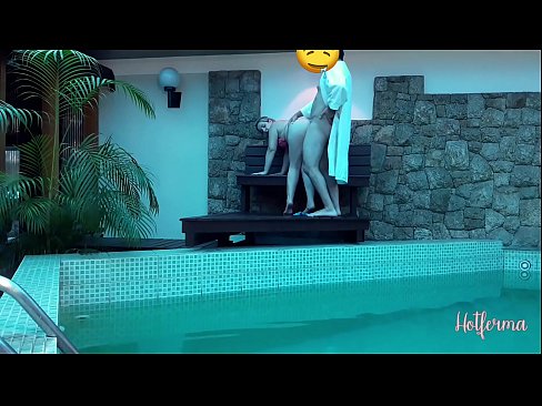 ❤️ Boss jistieden maid għall-pool, iżda ma setgħetx tirreżisti sħun ☑ Vidjow tas-sess f'mt.higlass.ru ❤